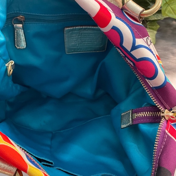 Coach Poppy Tote - Picture 14 of 16